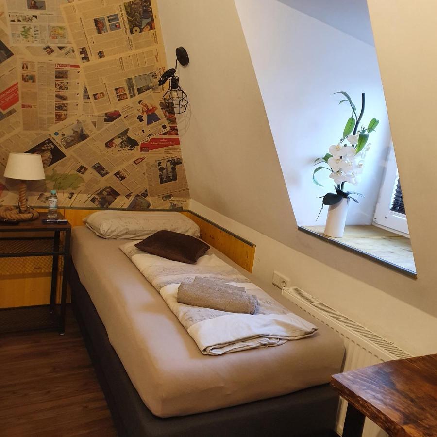 Victory Guesthouse - Handwerker Pension 比勒费尔德 外观 照片