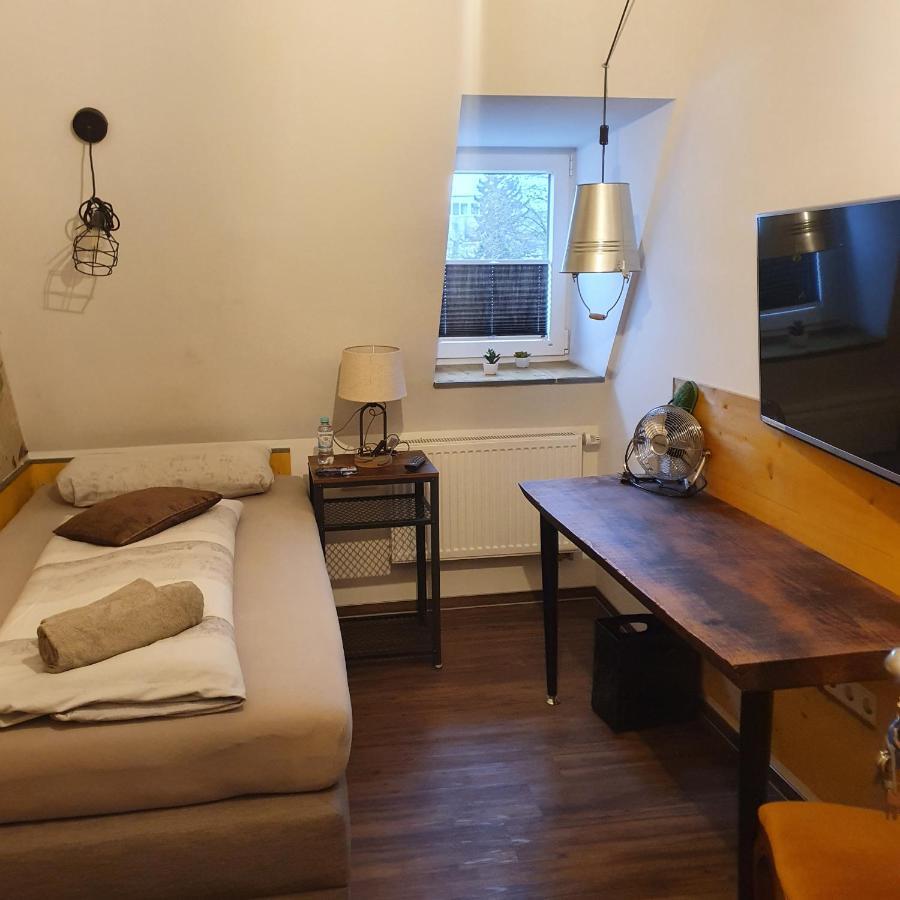Victory Guesthouse - Handwerker Pension 比勒费尔德 外观 照片